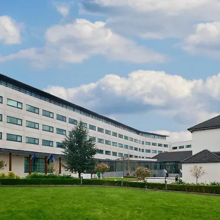 מלון Isle Hotel, Dublin 4*