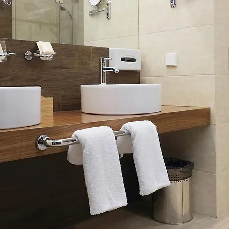 Isle Hotel, Dublin Hotel Clondalkin