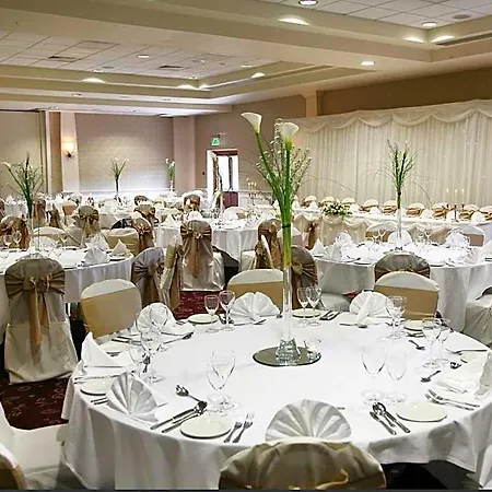 Isle Hotel, Dublin كلونديلكِن
