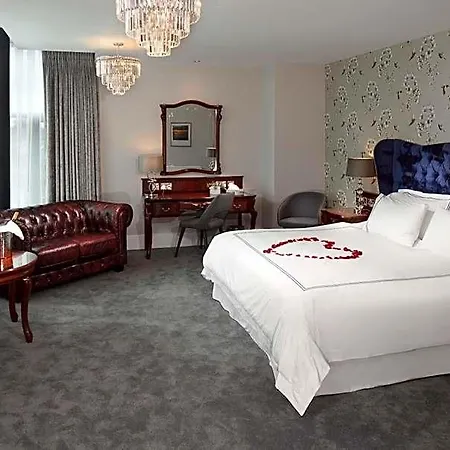 فندق Isle Hotel, Dublin 4*