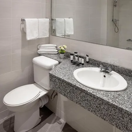 Isle Hotel, Dublin 酒店 4*